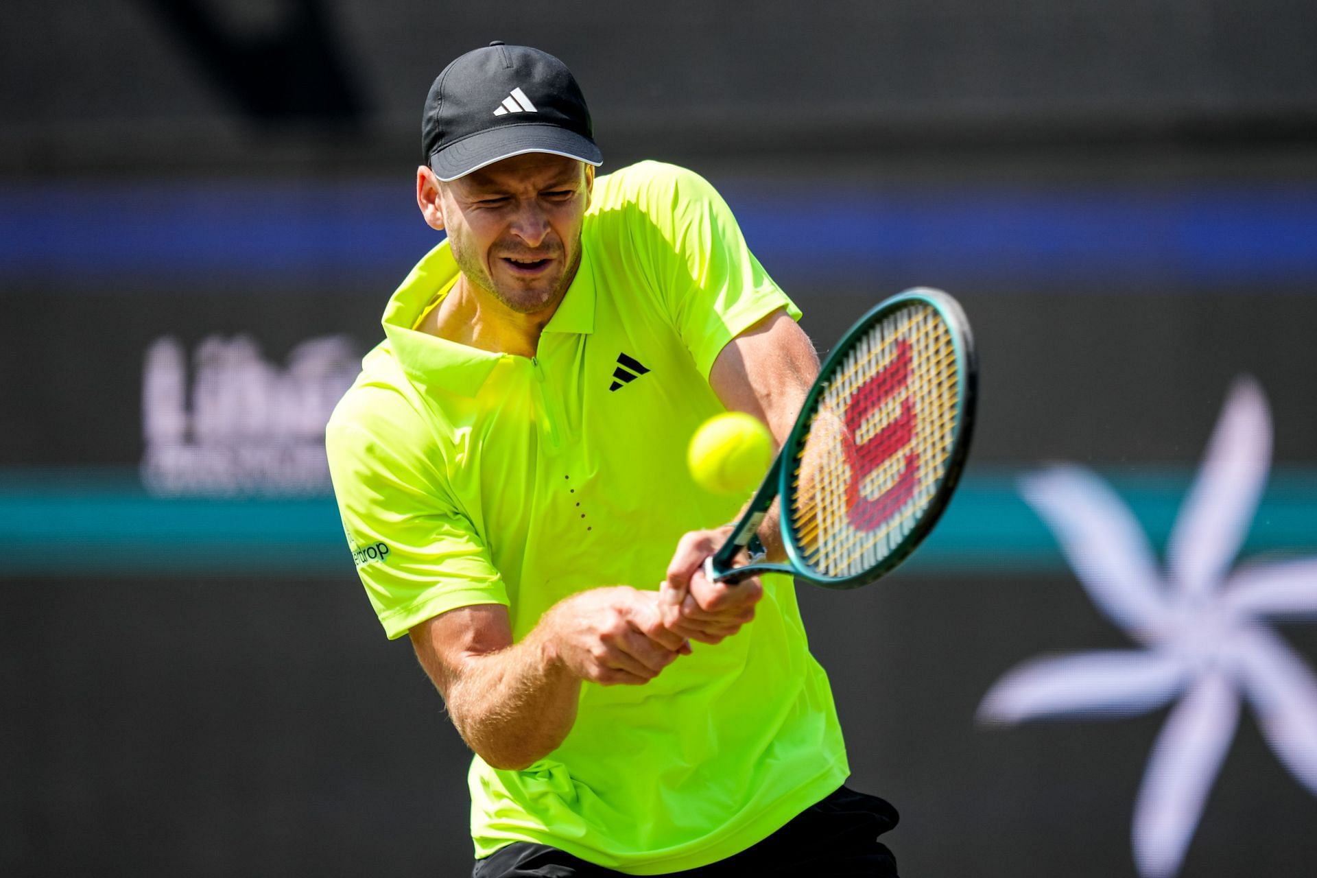 Hubert Hurkacz hits a backhand at the Libema Open 2025 | Image Source: Getty